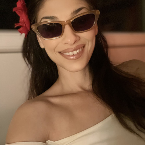 Ana E.