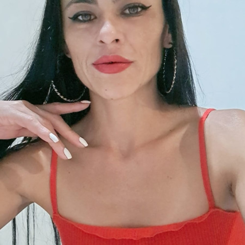 Samanta E.