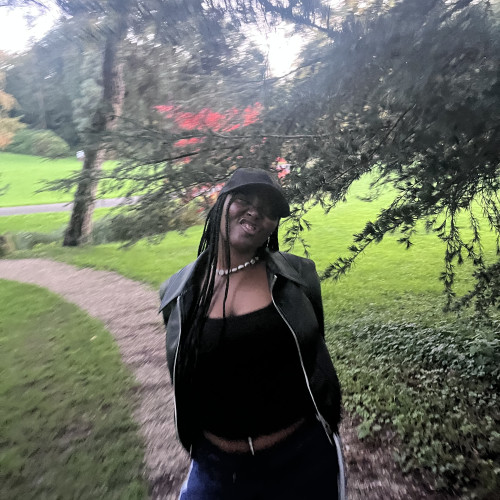 chloe  n. profile photo