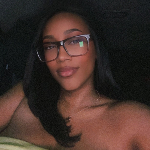 Desiray F. profile photo