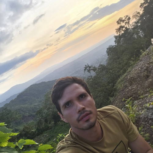 Leonardo D. profile photo