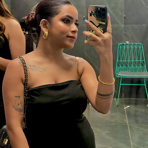 Shayana R.