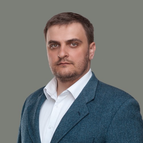 Maksym R.