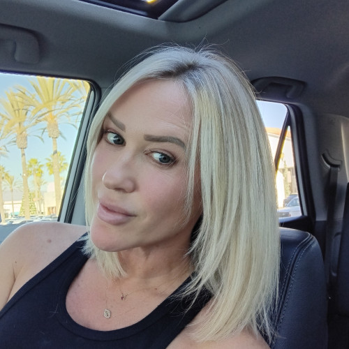 Lindsay T. profile photo
