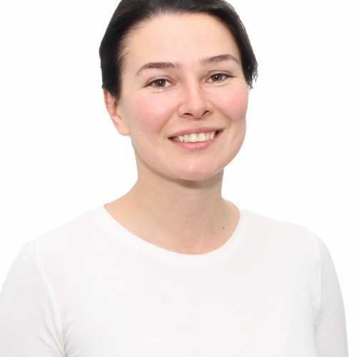 Elena R.