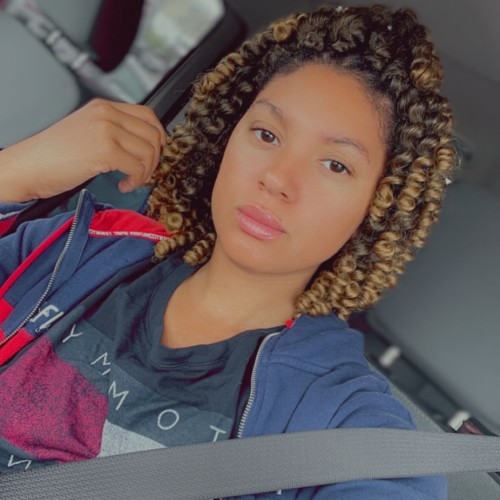 Layla b.