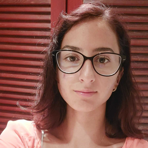 larisa b. profile photo