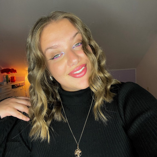 Ivona V. profile photo