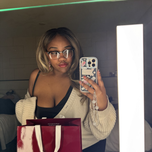 Cydnii P. profile photo