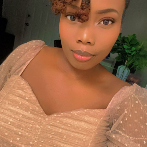 Leezie B. profile photo
