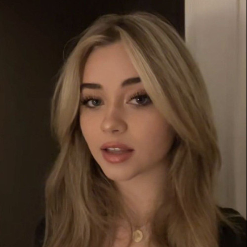 Mia F. profile photo