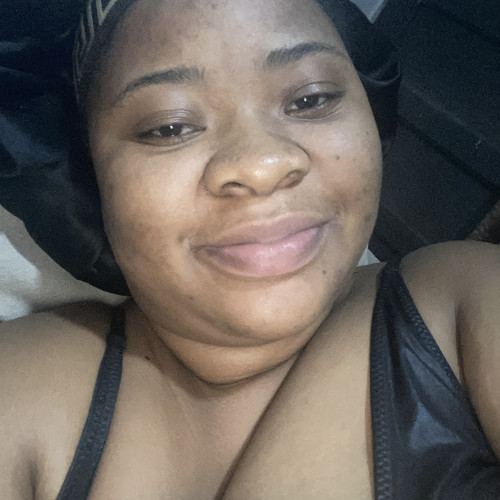 Momi S. profile photo