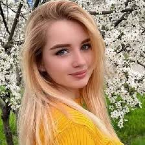 Emma  . profile photo