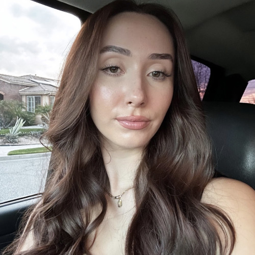 Bella L. profile photo