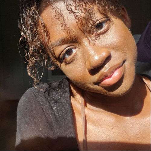 Celi R. profile photo