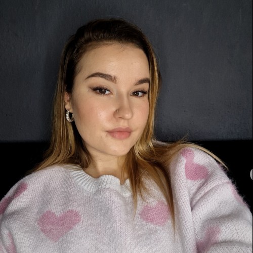 Melanie M.