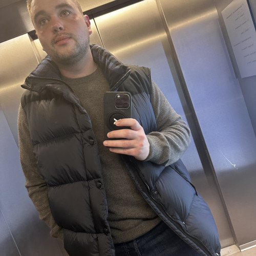 Viktor f. profile photo