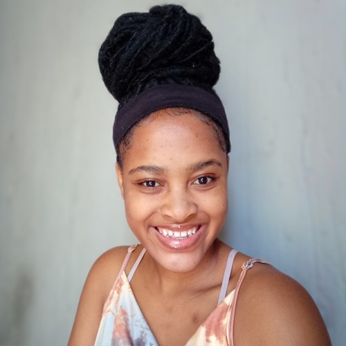 Ayanda  M.