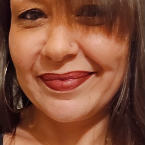 Gloria  R.