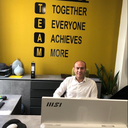 reza j. profile photo