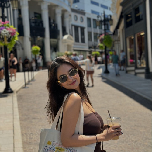 yen L. profile photo