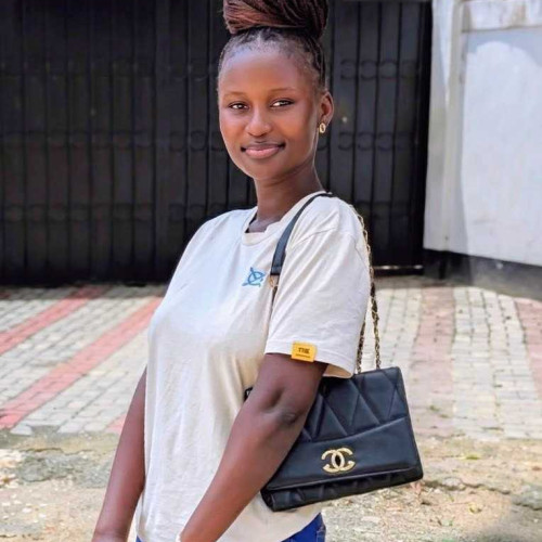 aziza m. profile photo