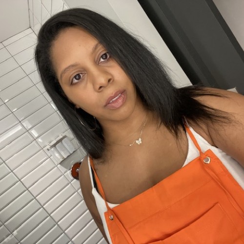 Niquelle E.