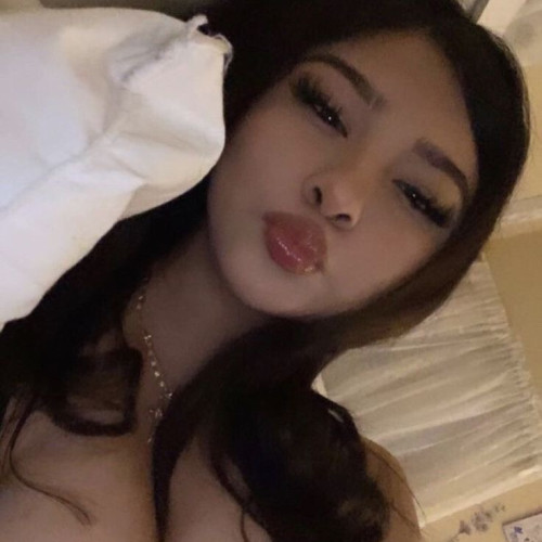 mia l. profile photo