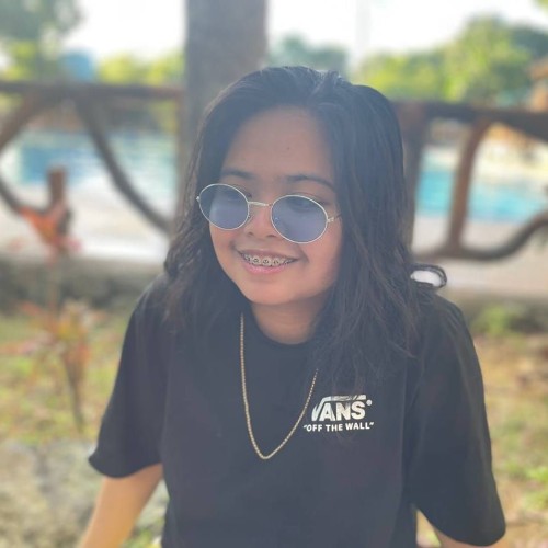 Alyza  V.
