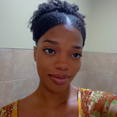 Dania  L. profile photo