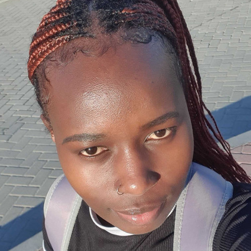 evelyne w. profile photo