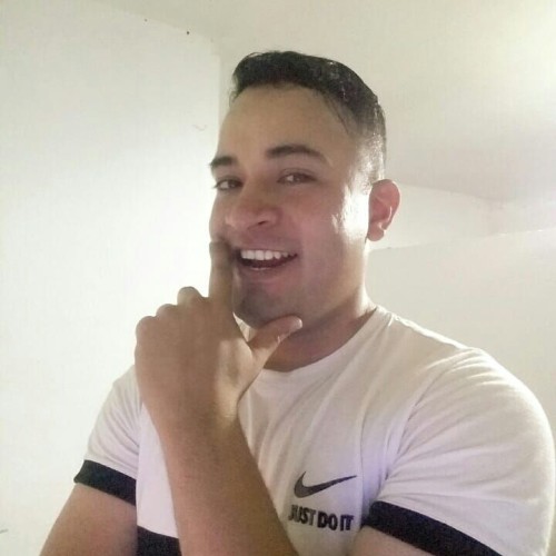 Max F.