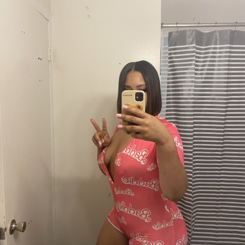 Bella M.
