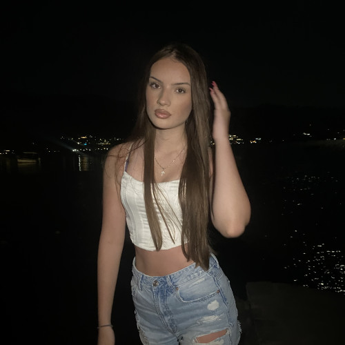 Ella B. profile photo