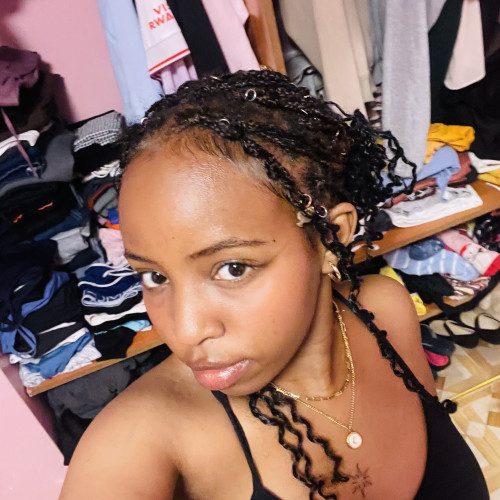 Astrid L. profile photo
