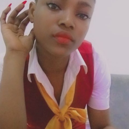 Tee_onia M.