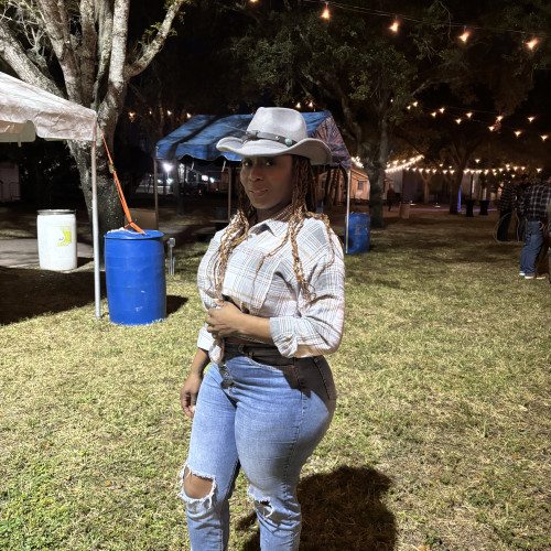 Marie  J. profile photo
