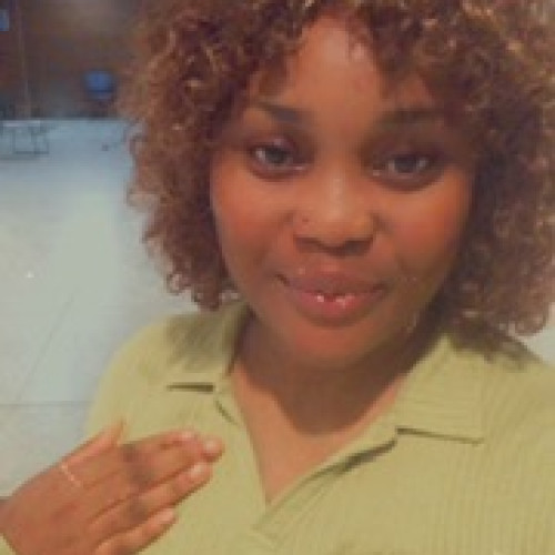 Vee H. profile photo