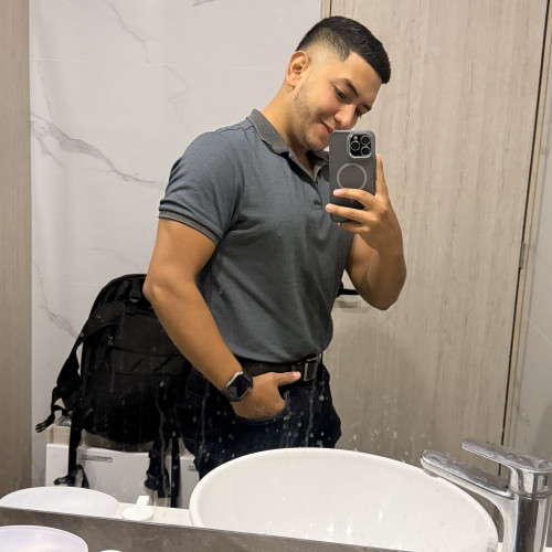 julian R. profile photo