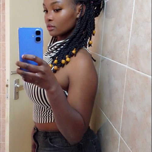 madolyne l. profile photo