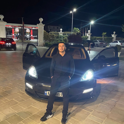 ensi E. profile photo