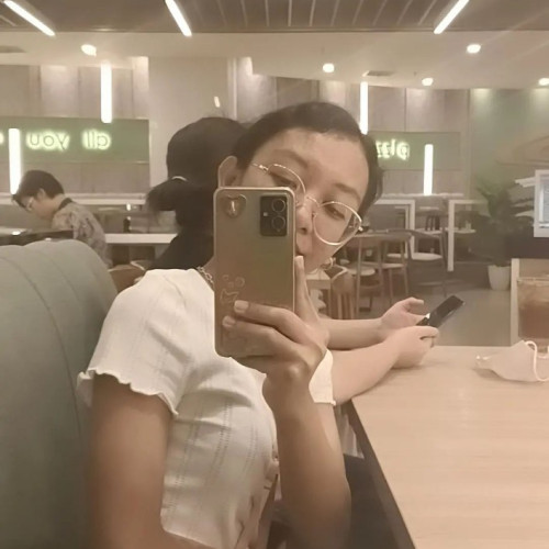 Kim L. profile photo