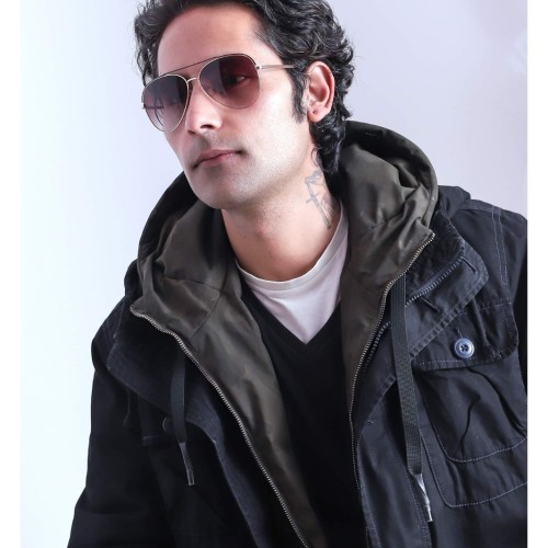 Amrat R.