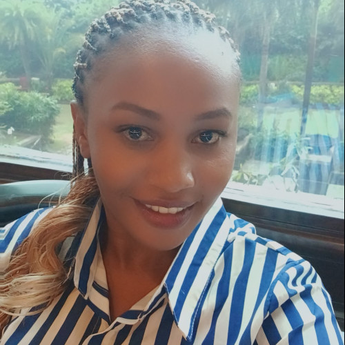 ELlie L. profile photo