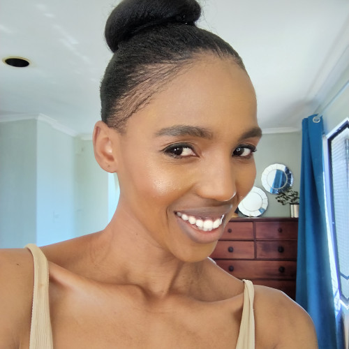 Zintle  L.