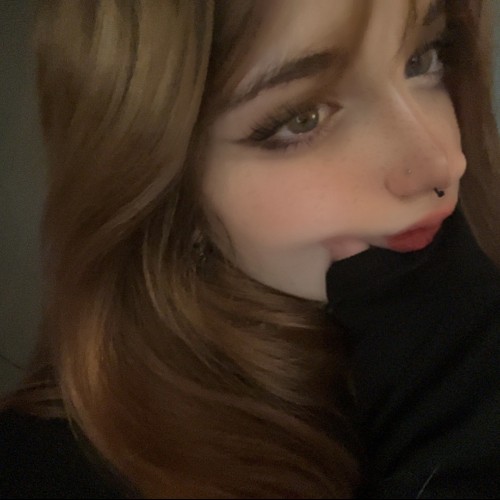 mia g.