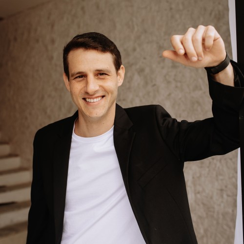 SERGIO C.