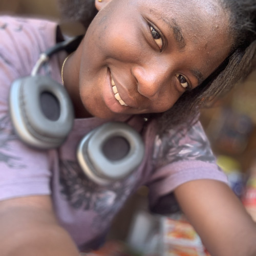 Maame B. profile photo