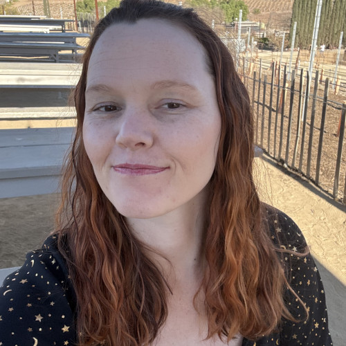 Kat  . profile photo