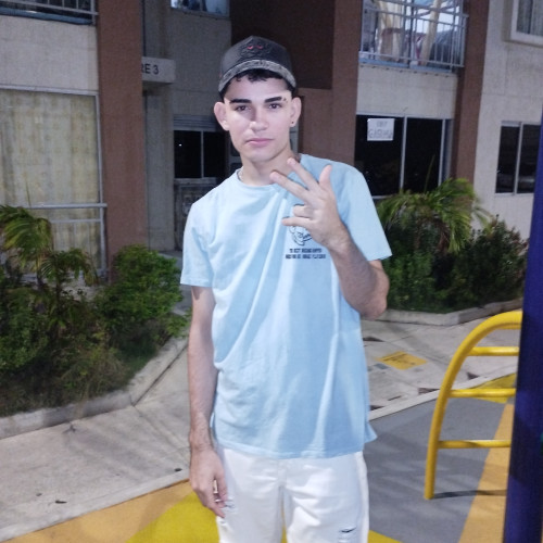 Javier  V.